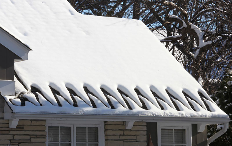 heat tape helps reduce ice dams